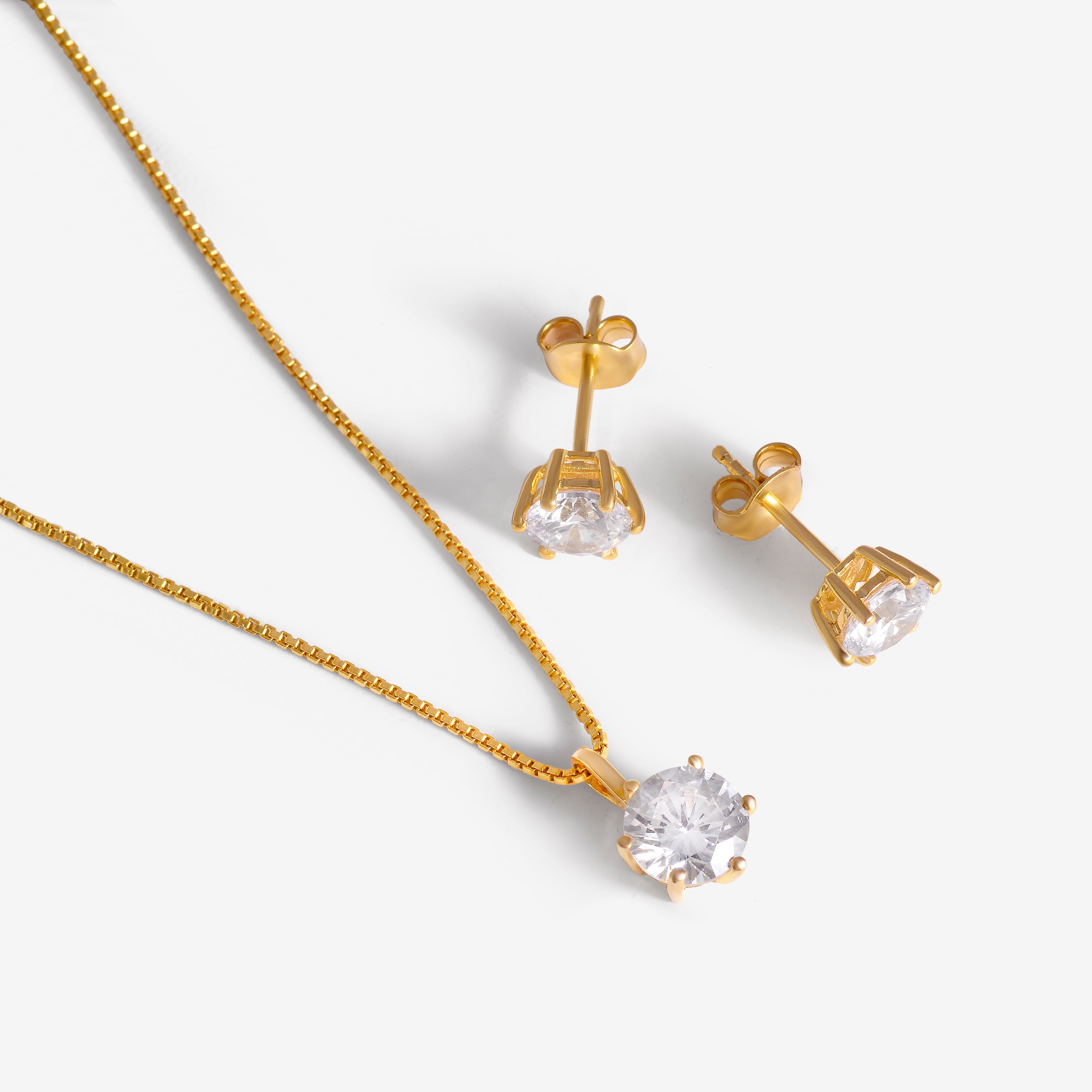 18k Classic Solitaire Pendant Set